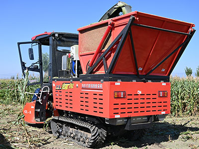 小型輪式青儲(chǔ)機(jī)